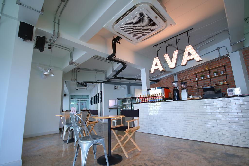 Ava Hotel Фитсанулок Екстериор снимка