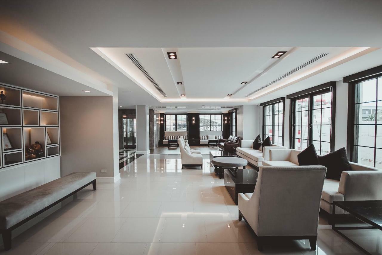Ava Hotel Фитсанулок Екстериор снимка