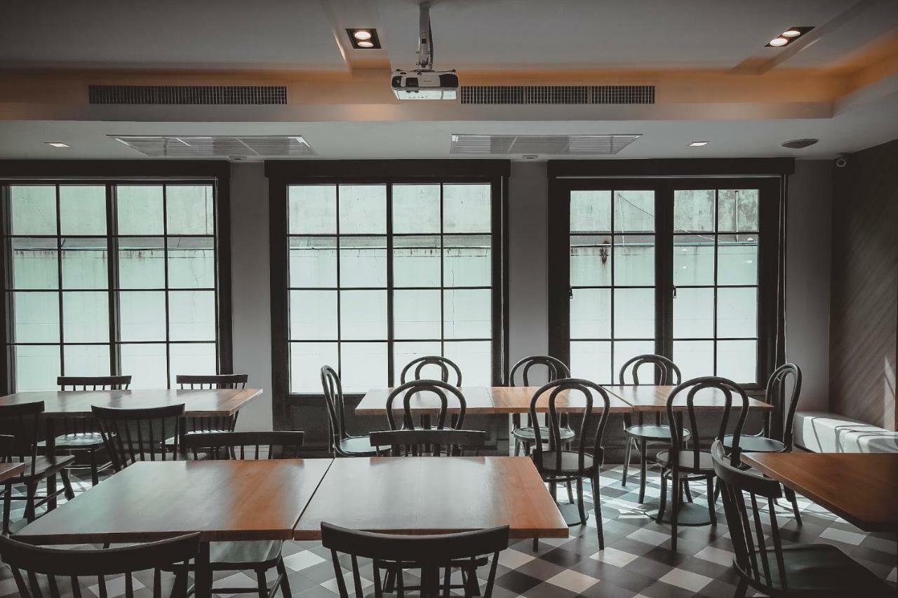 Ava Hotel Фитсанулок Екстериор снимка