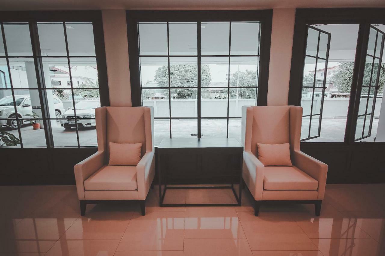 Ava Hotel Фитсанулок Екстериор снимка