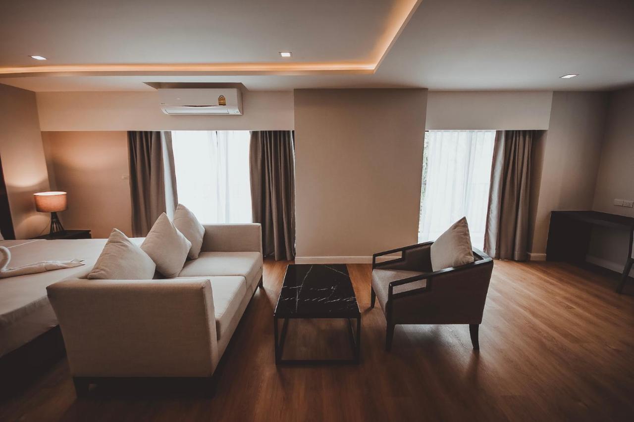 Ava Hotel Фитсанулок Екстериор снимка