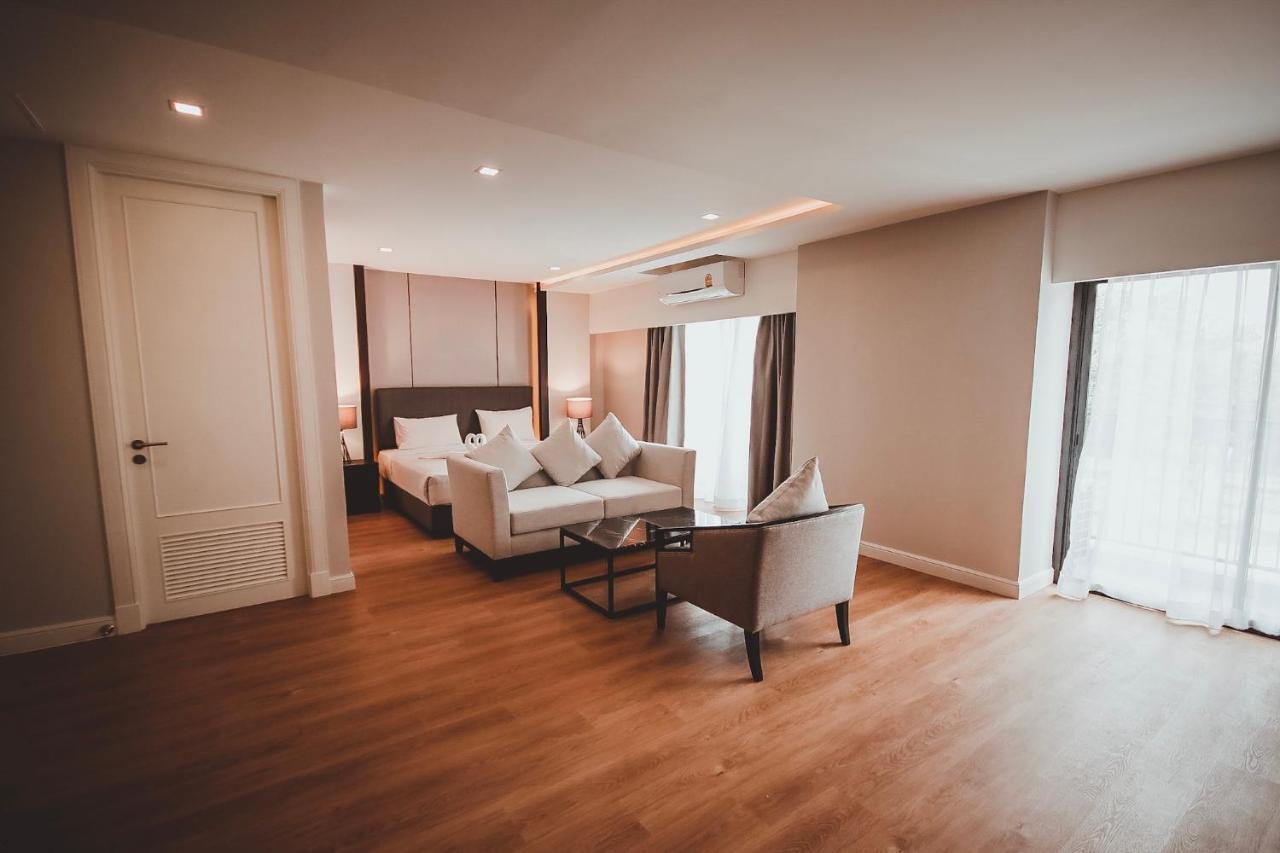 Ava Hotel Фитсанулок Екстериор снимка